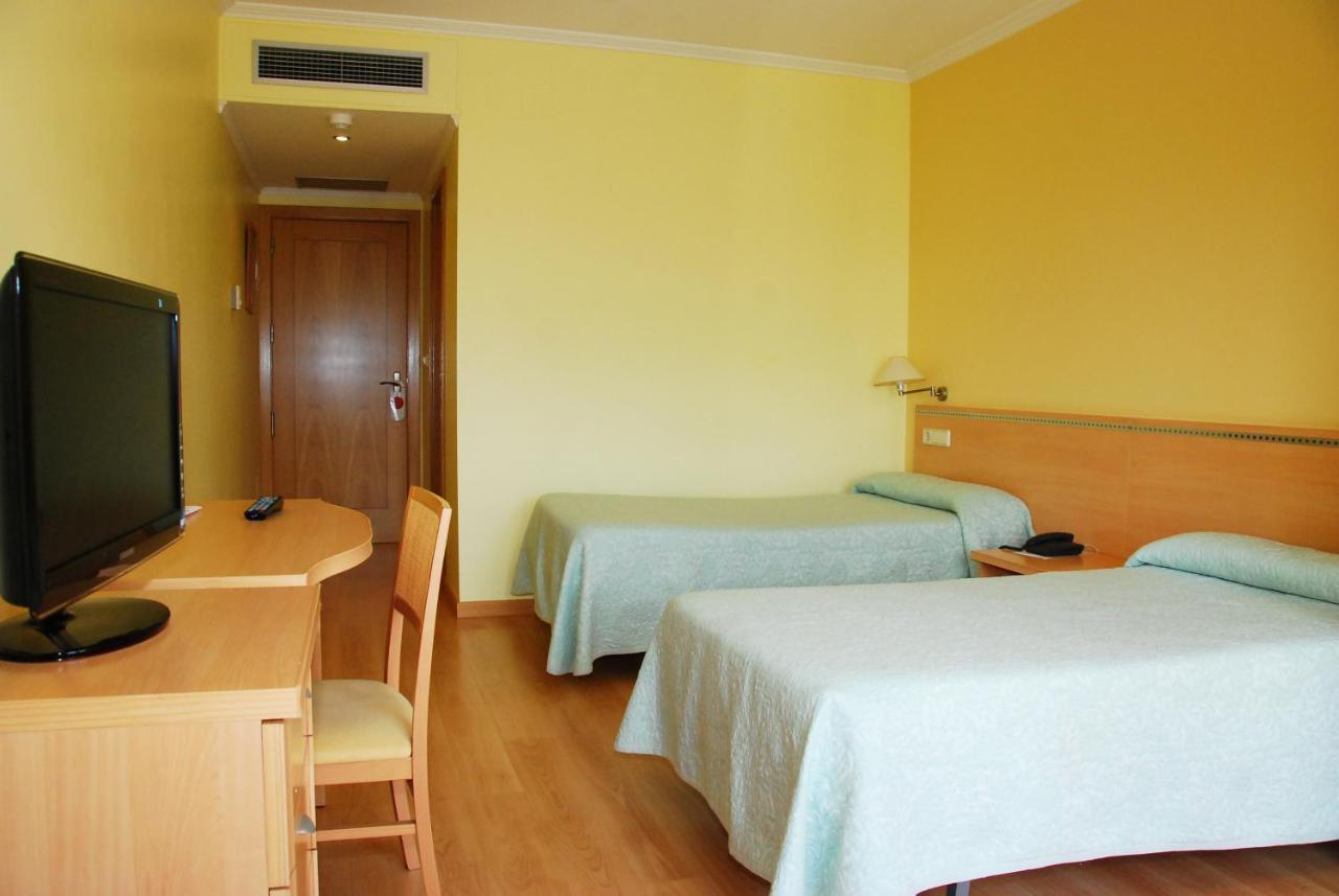 Hotel Villa Juanita O Grove Bagian luar foto