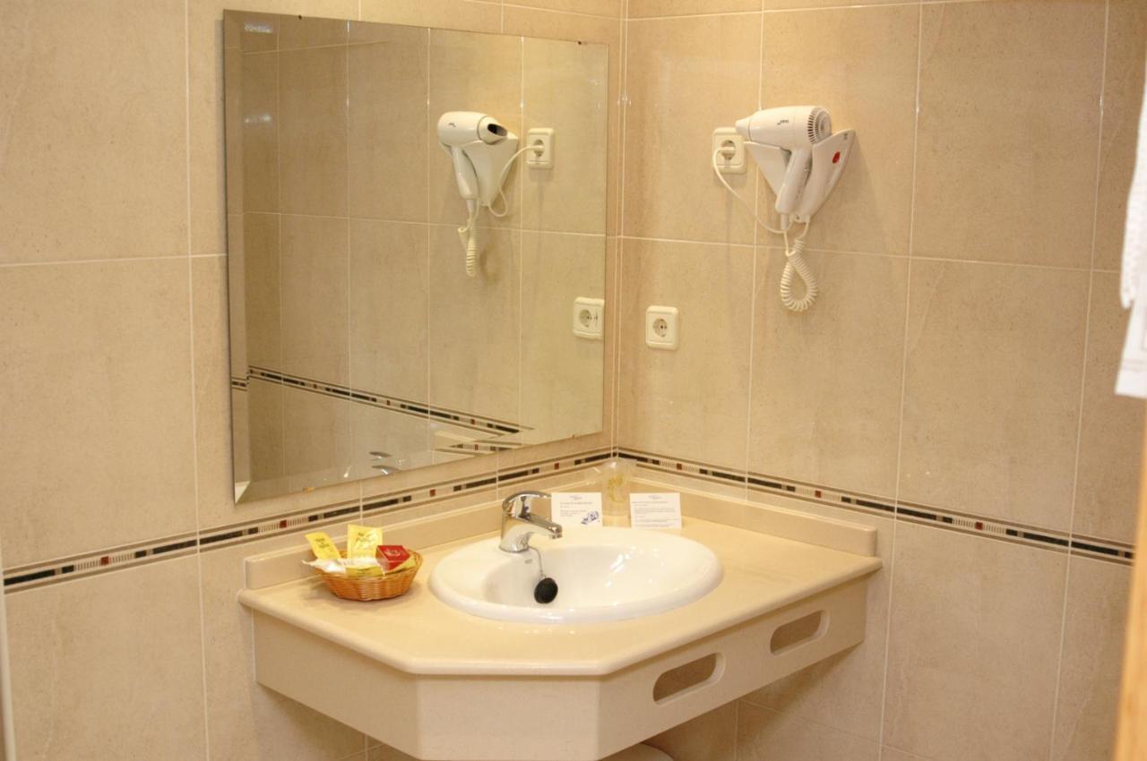Hotel Villa Juanita O Grove Bagian luar foto
