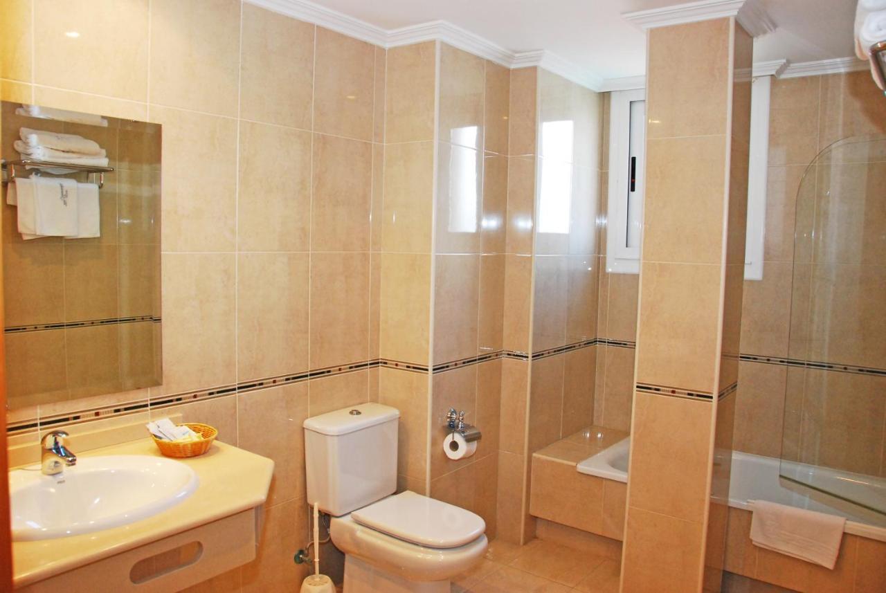Hotel Villa Juanita O Grove Bagian luar foto