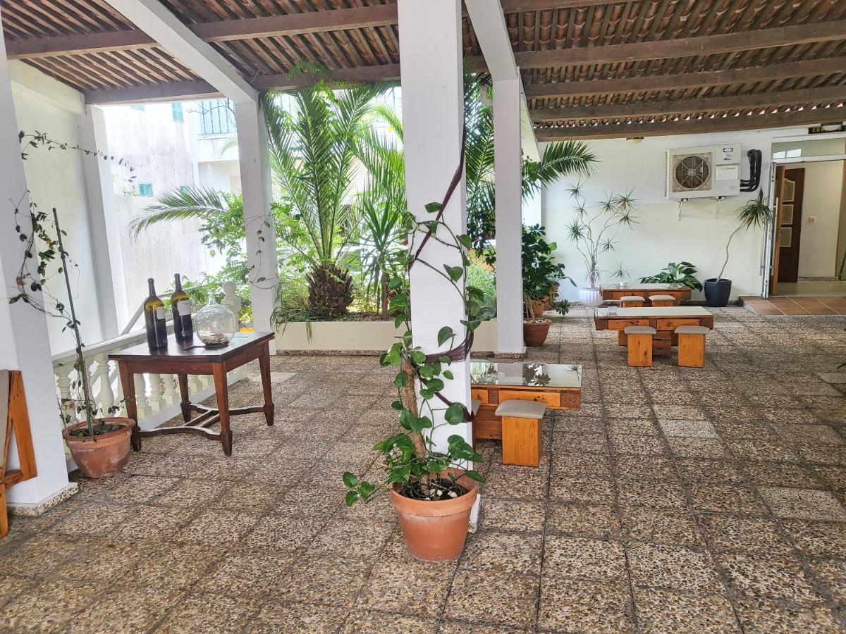 Hotel Villa Juanita O Grove Bagian luar foto